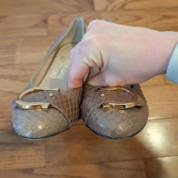 NEW Salvatore Ferragamo Pumps - Picture 3 of 5